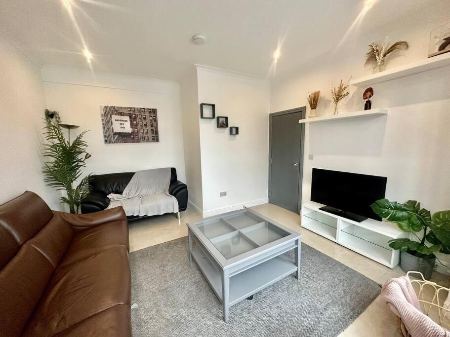 5 Bedroom House Se6 런던 외부 사진