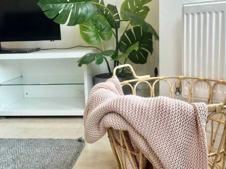 5 Bedroom House Se6 런던 외부 사진
