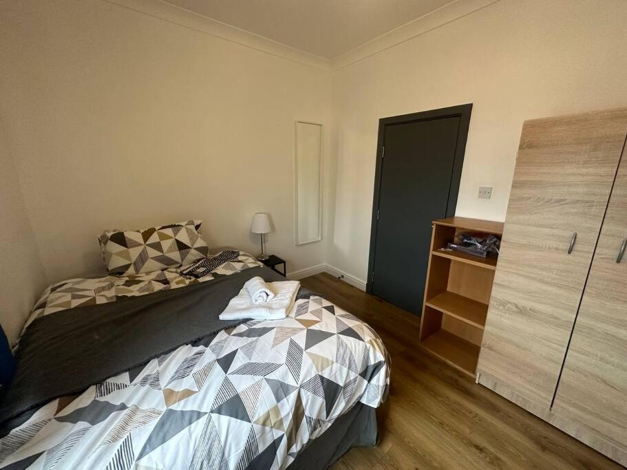 5 Bedroom House Se6 런던 외부 사진