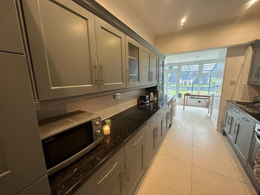 5 Bedroom House Se6 런던 외부 사진