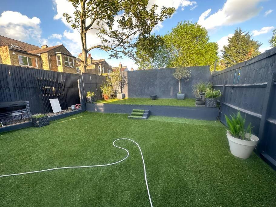 5 Bedroom House Se6 런던 외부 사진