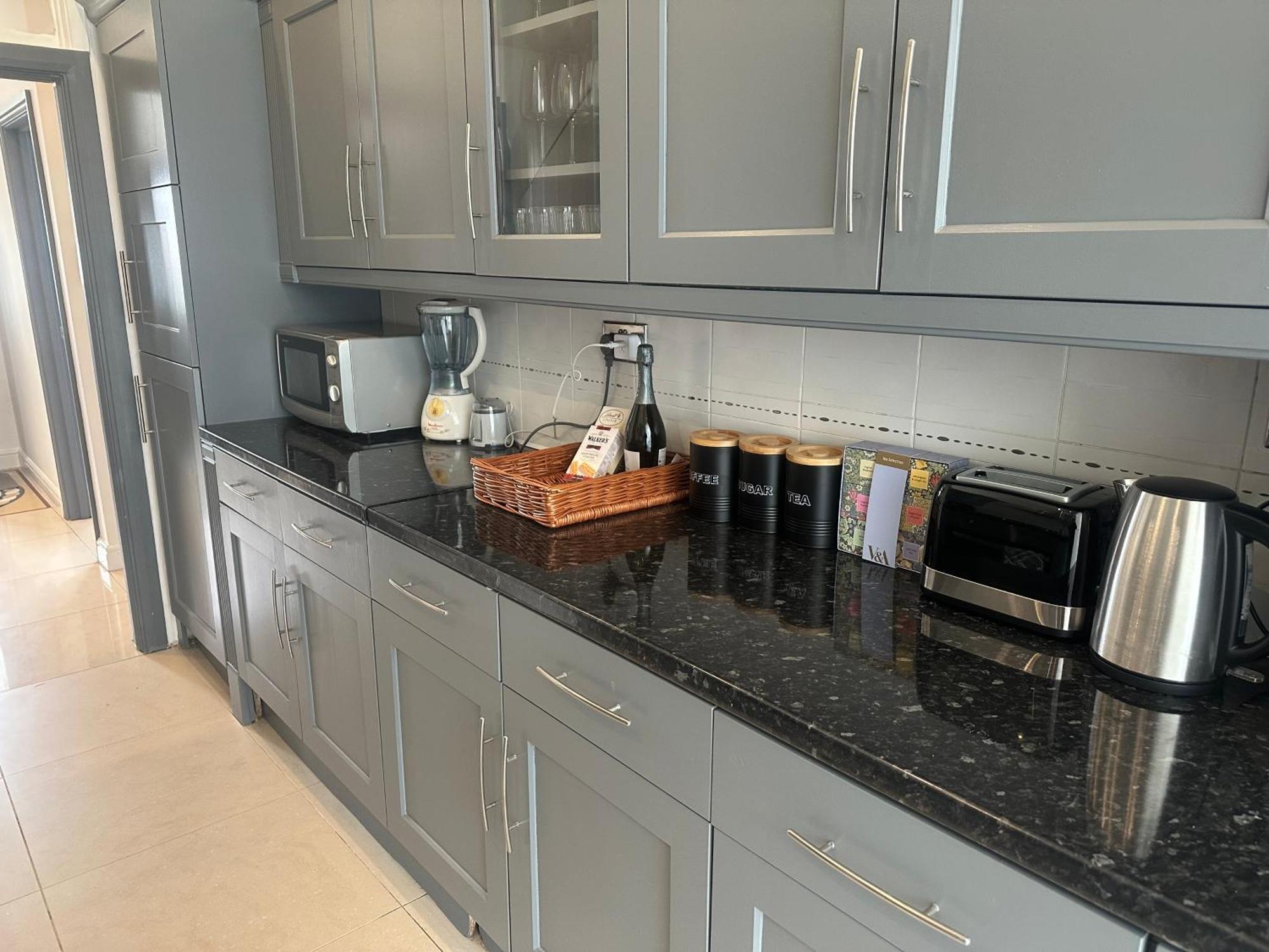5 Bedroom House Se6 런던 외부 사진