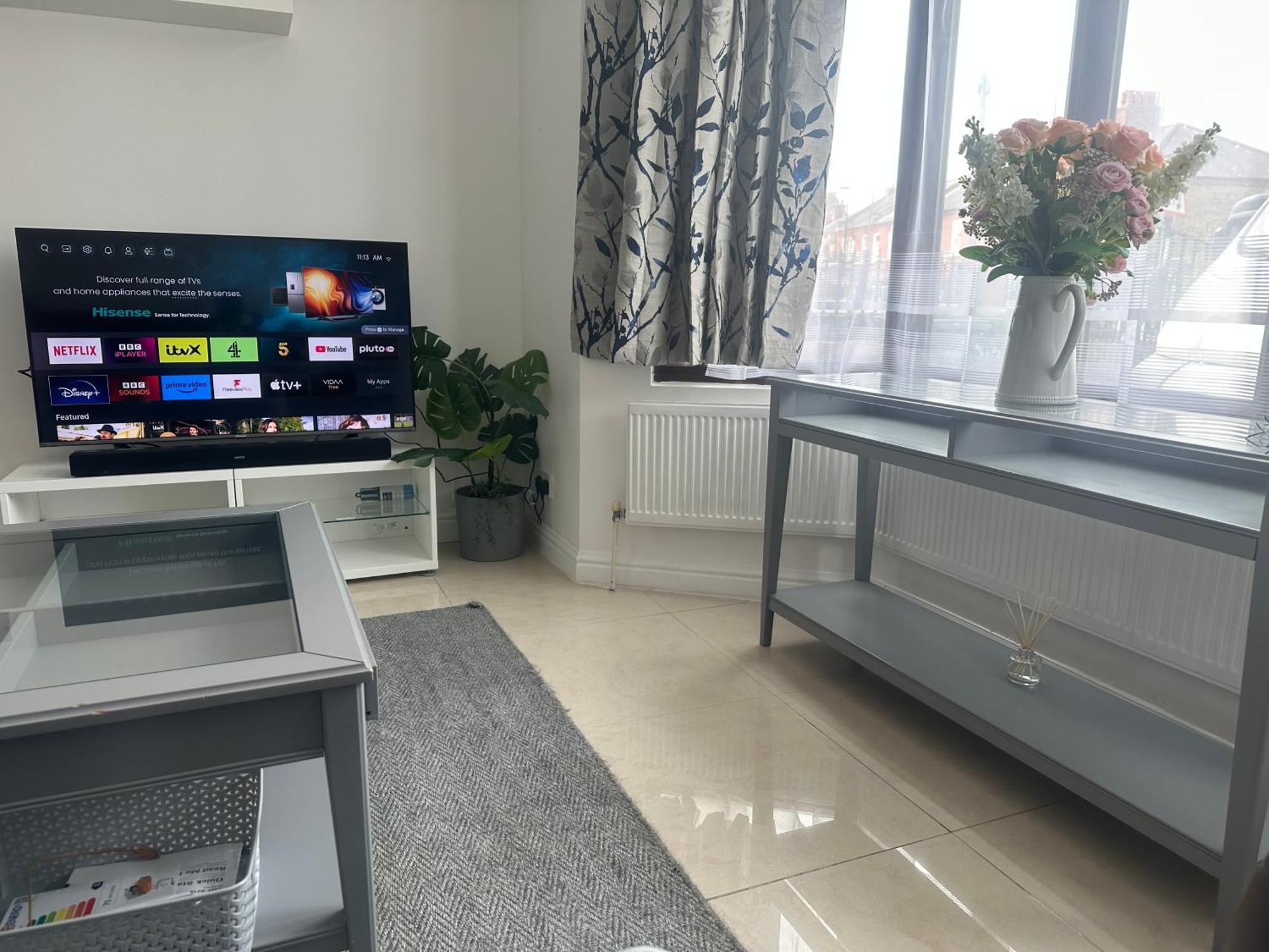 5 Bedroom House Se6 런던 외부 사진